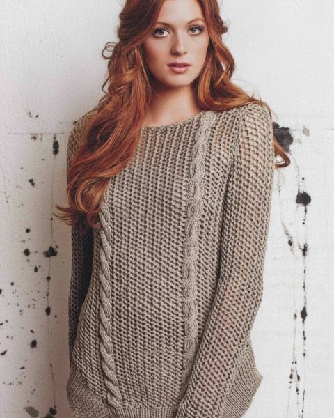 Maglione con l'orlo angolare