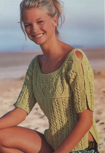 Pull Traforato con maniche corte