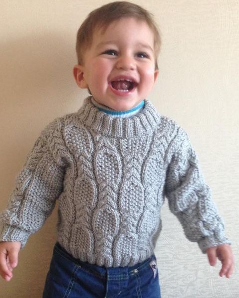Pull per ragazzo con treccia a punto grana di riso