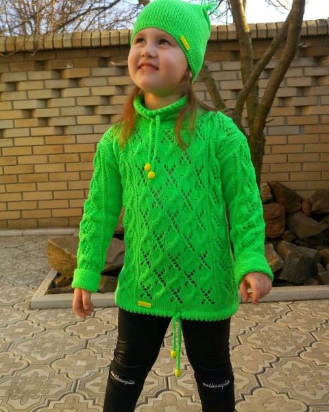 Set per una bambina: cappello e pullover