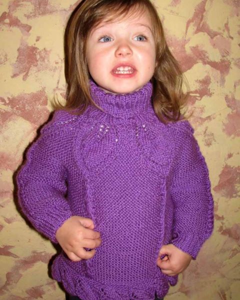 Maglione per la bambina con punto foglie