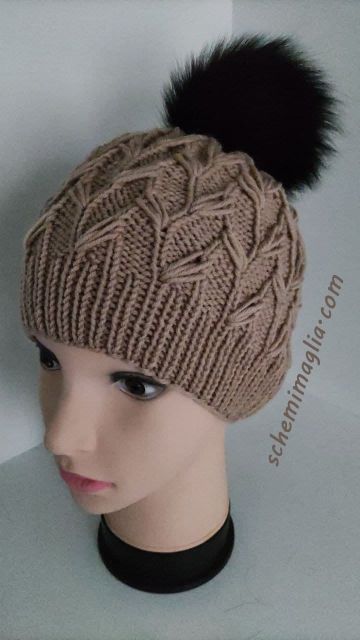 Cappello a Punto Fantasia ai ferri