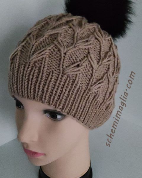 Cappello a Punto Fantasia ai ferri