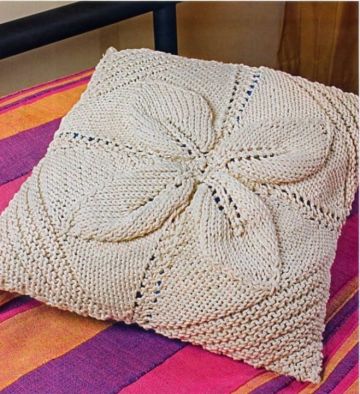 Cuscino quadrato con foglie