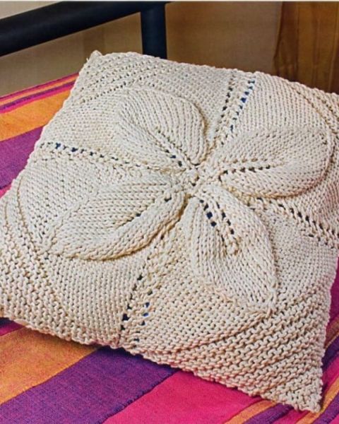 Cuscino quadrato con foglie