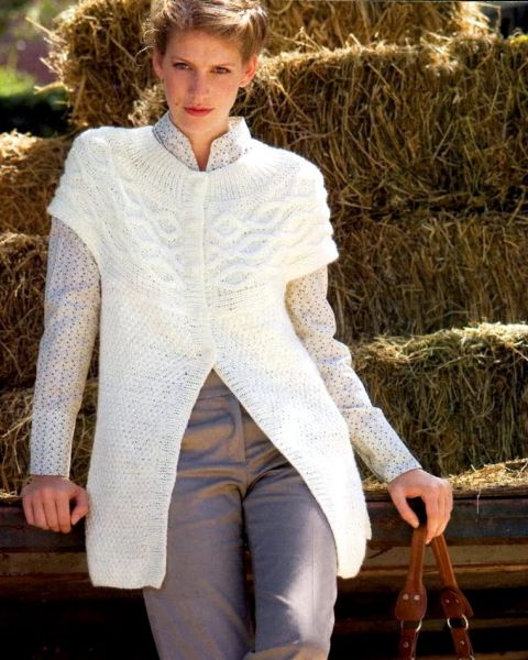 Cardigan lungo con lo sprone e con maniche corte