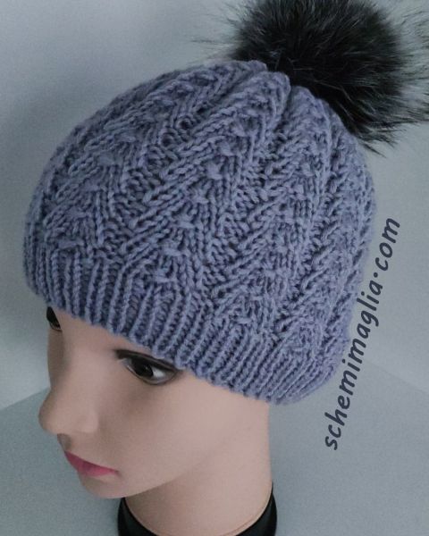 Cappello a righe in rilievo verticali