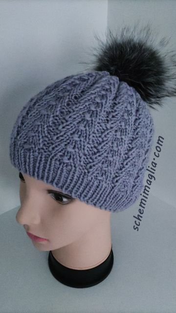 Cappello a righe in rilievo verticali