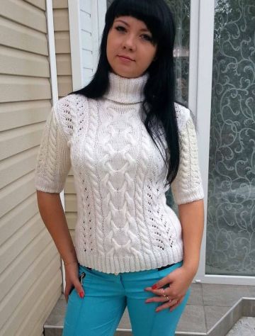 Maglione con maniche corte a punto ajour con trecce