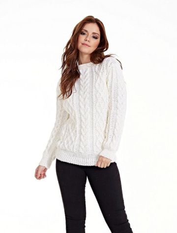 Pull con rombi ajour e con trecce