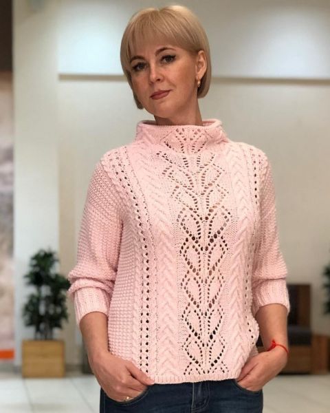 Pullover con girocollo
