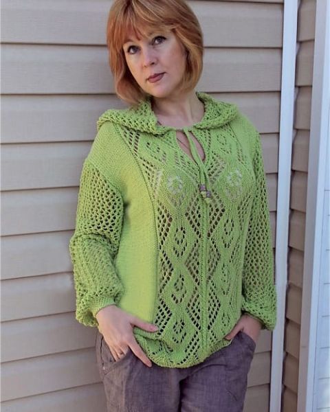 Pull estivo con cappuccio