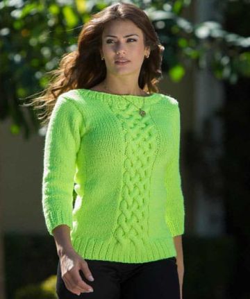Pull con punto treccia in centro
