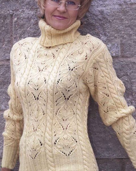 Maglione a punto fantasia con le trecce