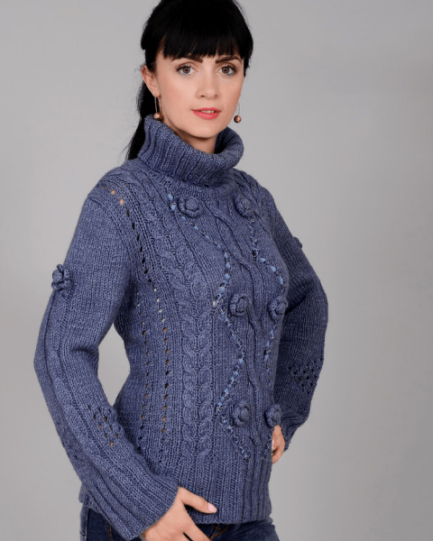 Maglione con fiori voluminosi