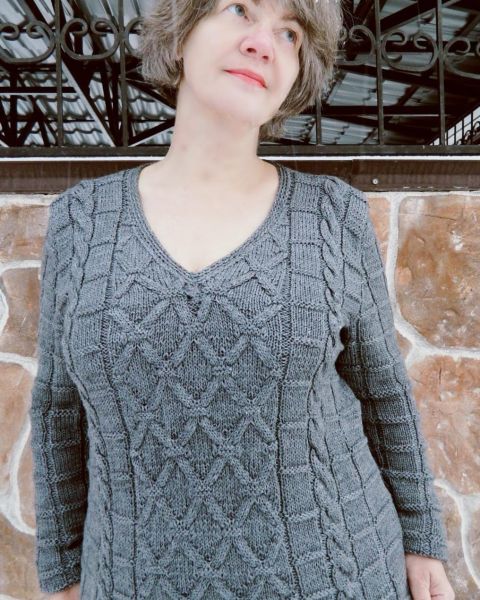 Pullover grigio con rombi