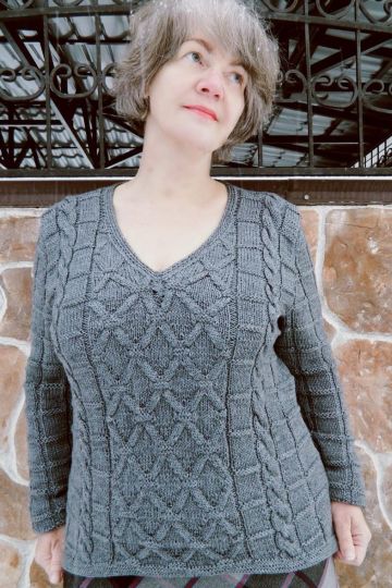 Pullover grigio con rombi