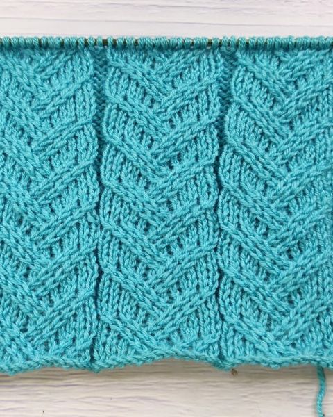 Punto a rilievo a spina di pesce (Herringbone)