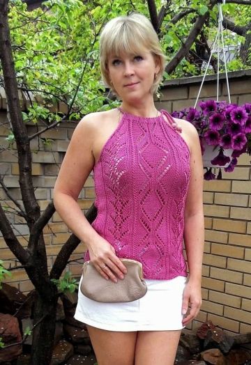Top-raglan con laccetti sul collo