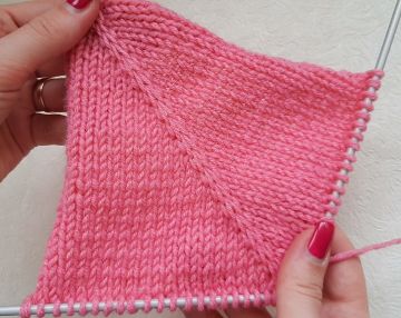 Linea raglan dalla una sola maglia centrale